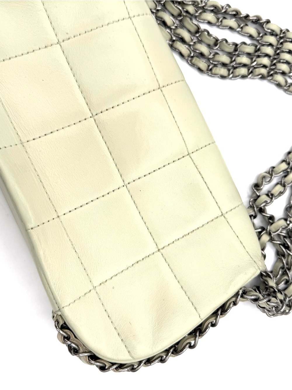 CHANEL Off White Quilted 5 Chain Leather Flap Bag - Picture 10 of 16